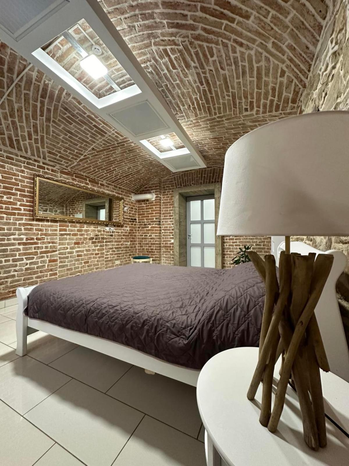 2Х Кім-Й Loft На Площі Філармонії By Willox Lejlighed Tjernivtsi Eksteriør billede